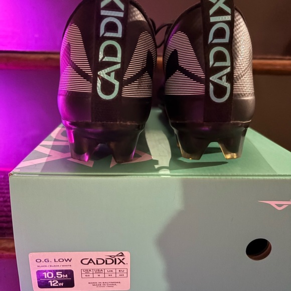 Black Cleats with White Accents - Picture 4 of 6